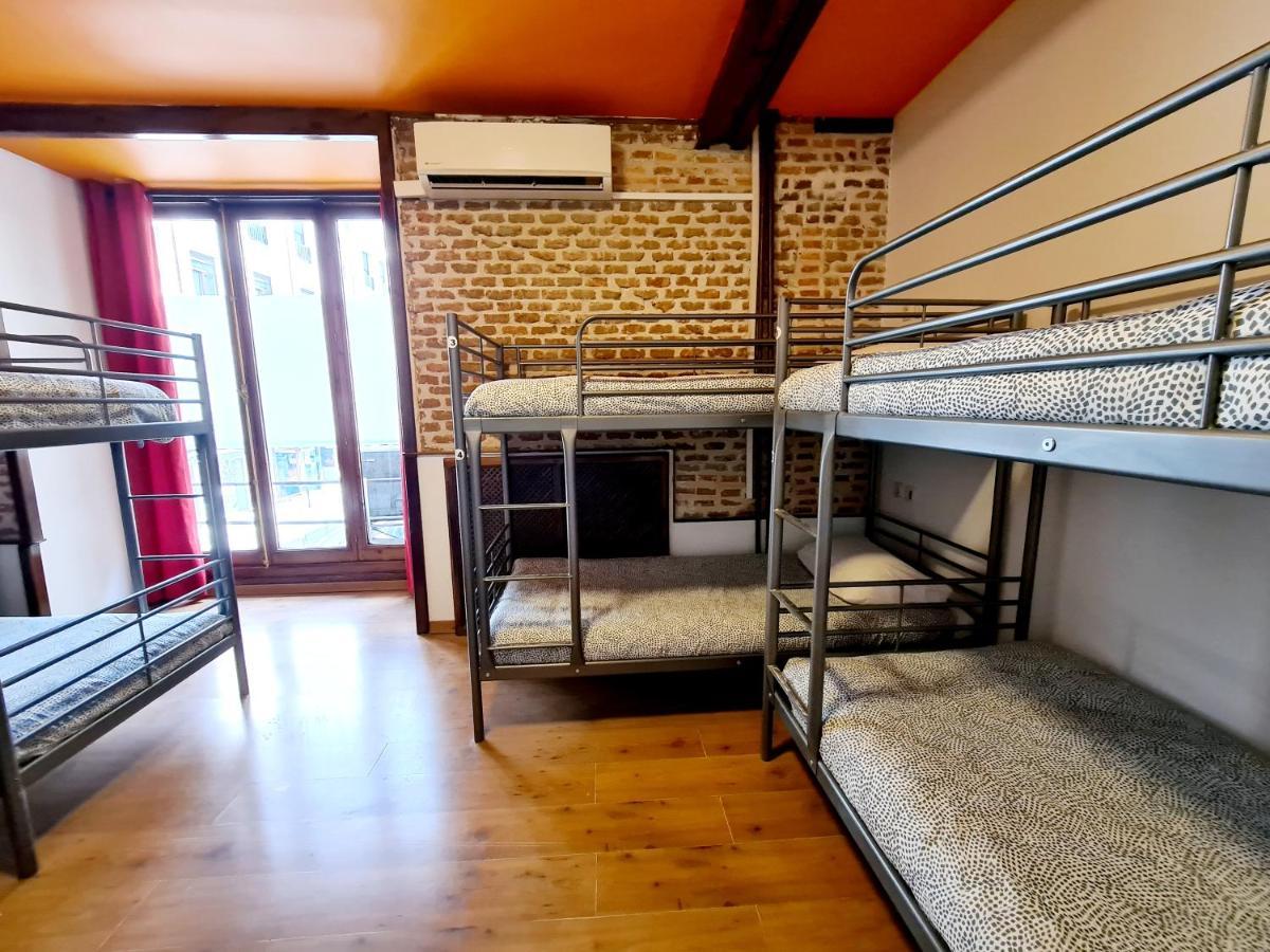 Hostal Arc House - Puerta Del Sol Only Adults