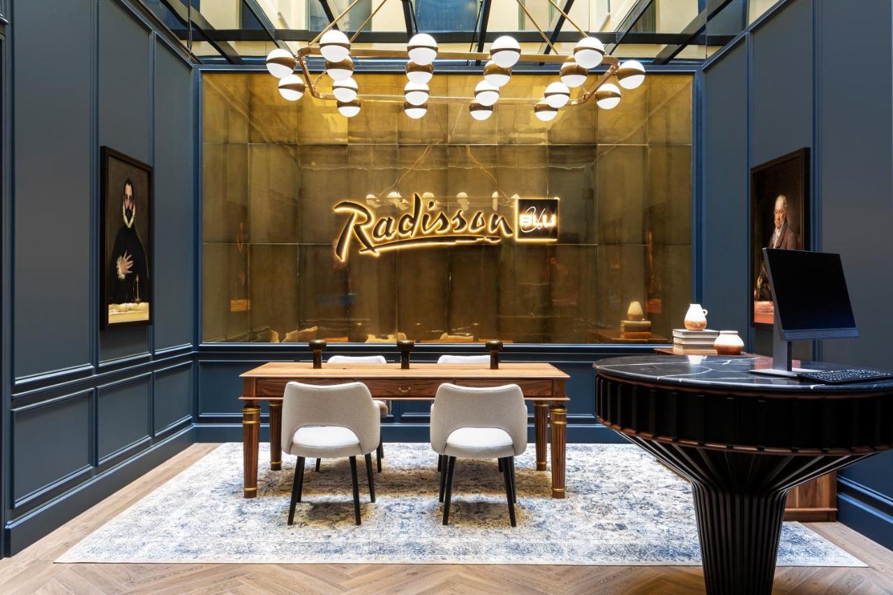 Hotel Radisson Blu Hotel, Prado 4*