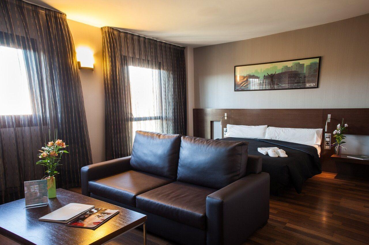 Tach Airport Hotel 4*