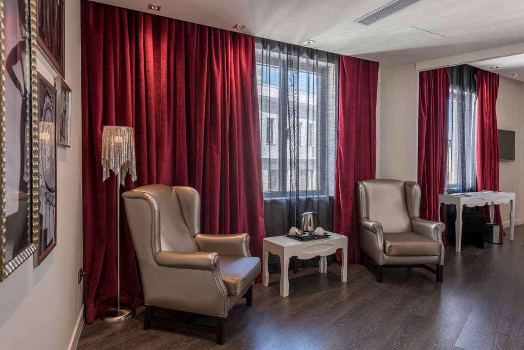 Vincci Via - 66 Hotel