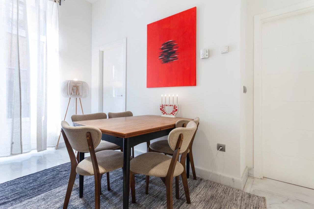 Mit House Echegaray En * Madrid