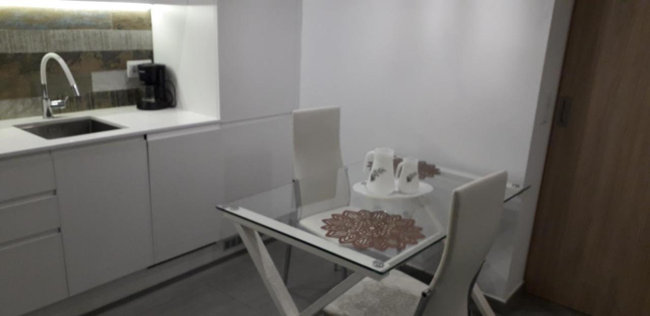 Ciudad De La Paz Apartamento Madrid