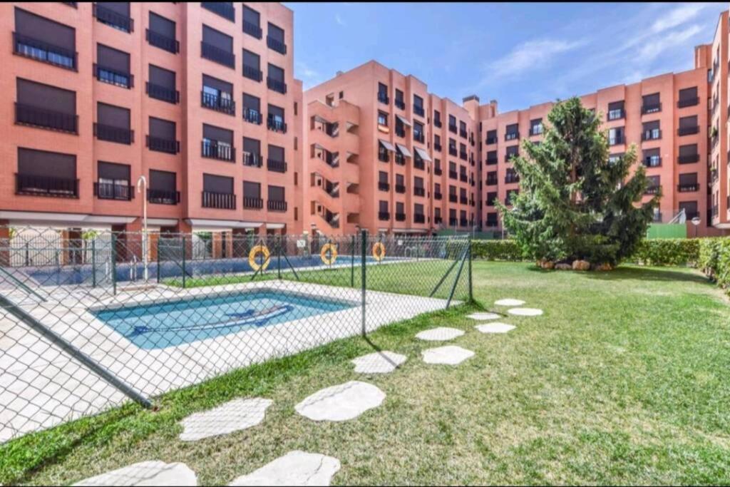 Apartment Cerca Airport, Riyadh Air, Ifema, Eisenhower, Wifi, 4 Personas