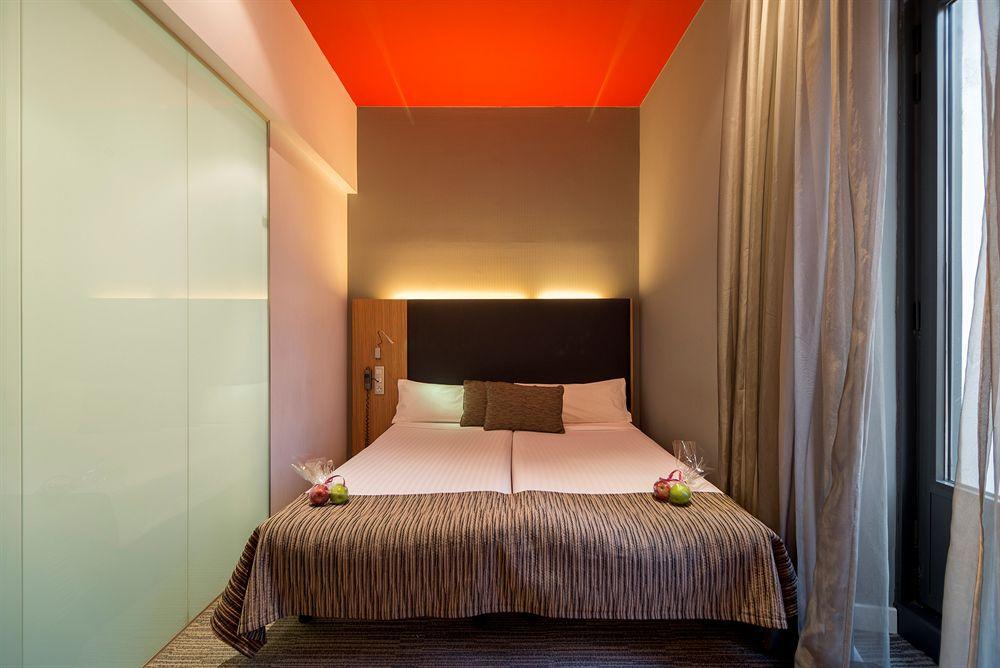 Hotel Petit Palace Plaza Del Carmen 4*