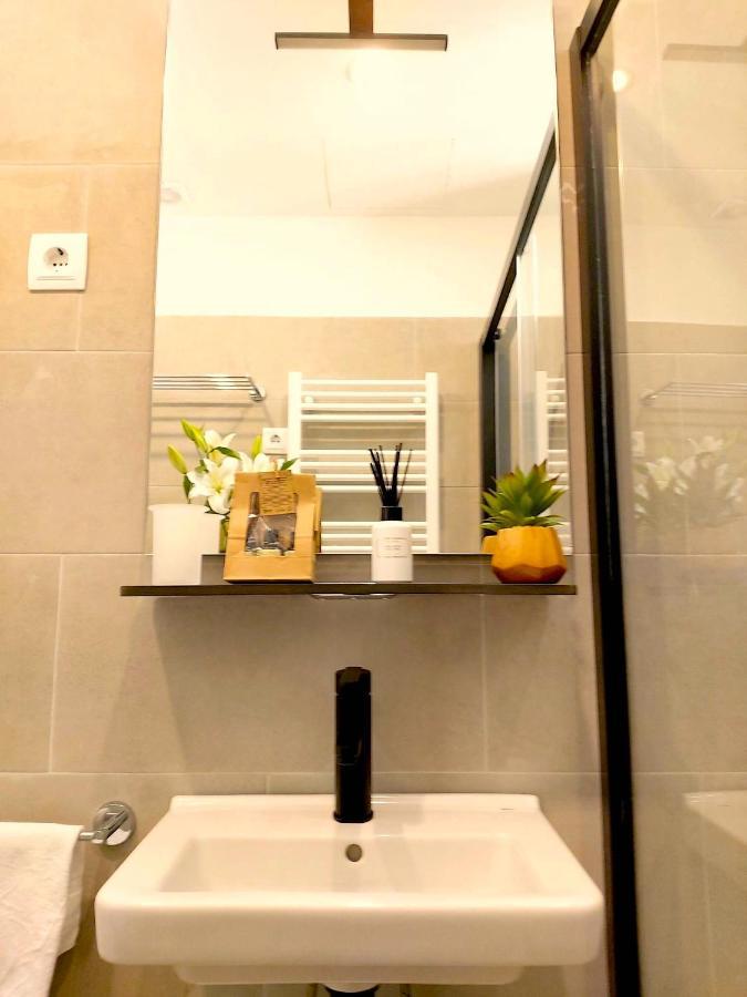 Apartamento Nuevo Y Reformado Al Lado De La Gran Vía Madrileña
