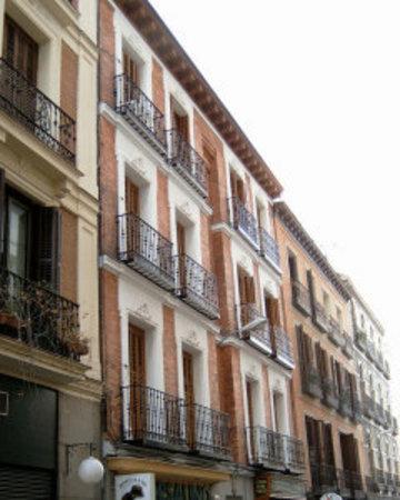 Pensión Cortes 2*