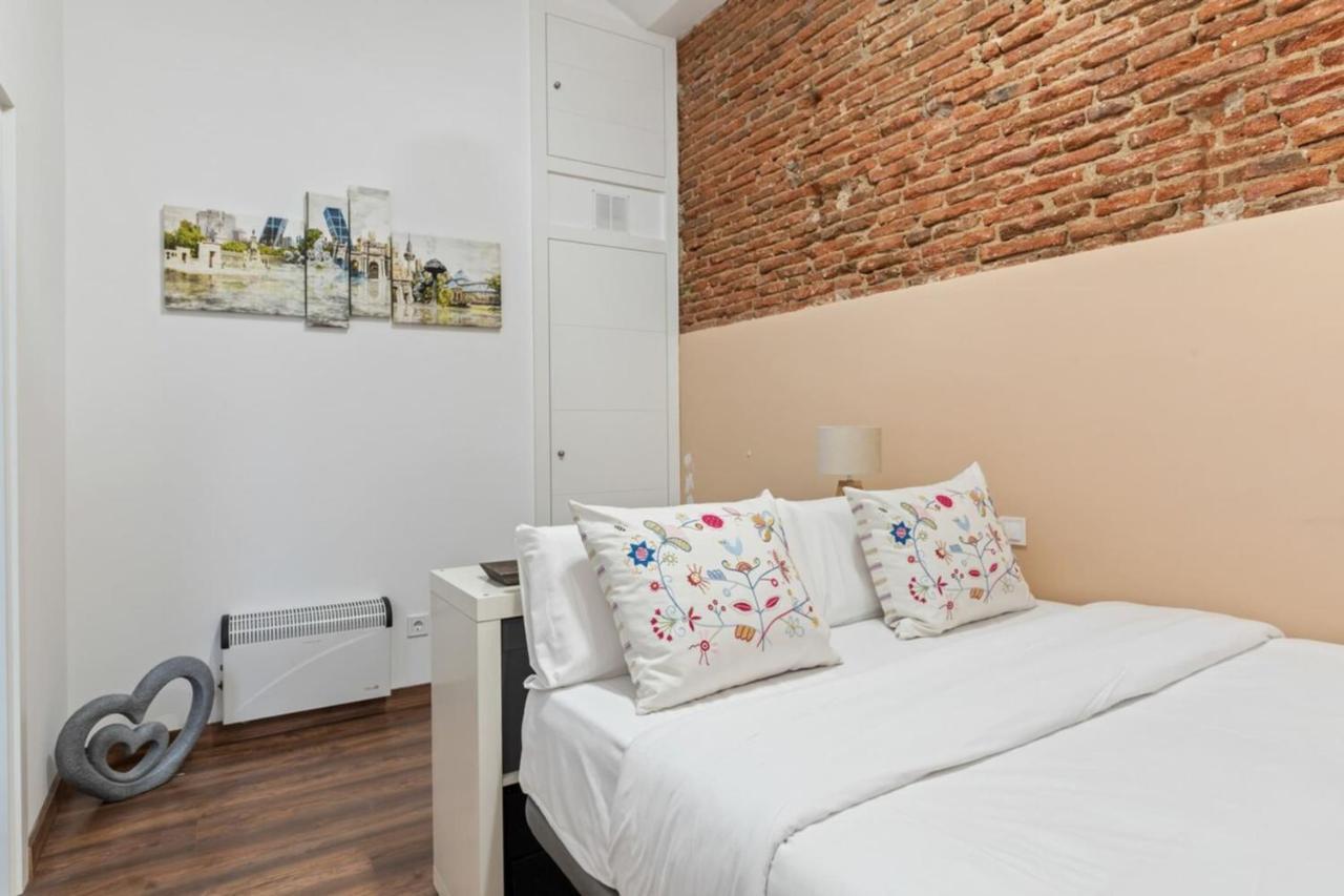 Contemporary Flat With 1-bedroom In Apartamento