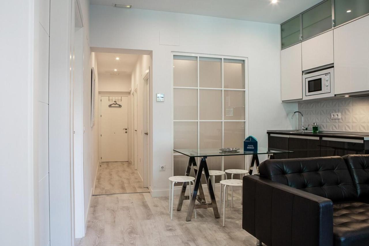 Modern 3 Bedroom In La Latina 10 Minutes To Metro *