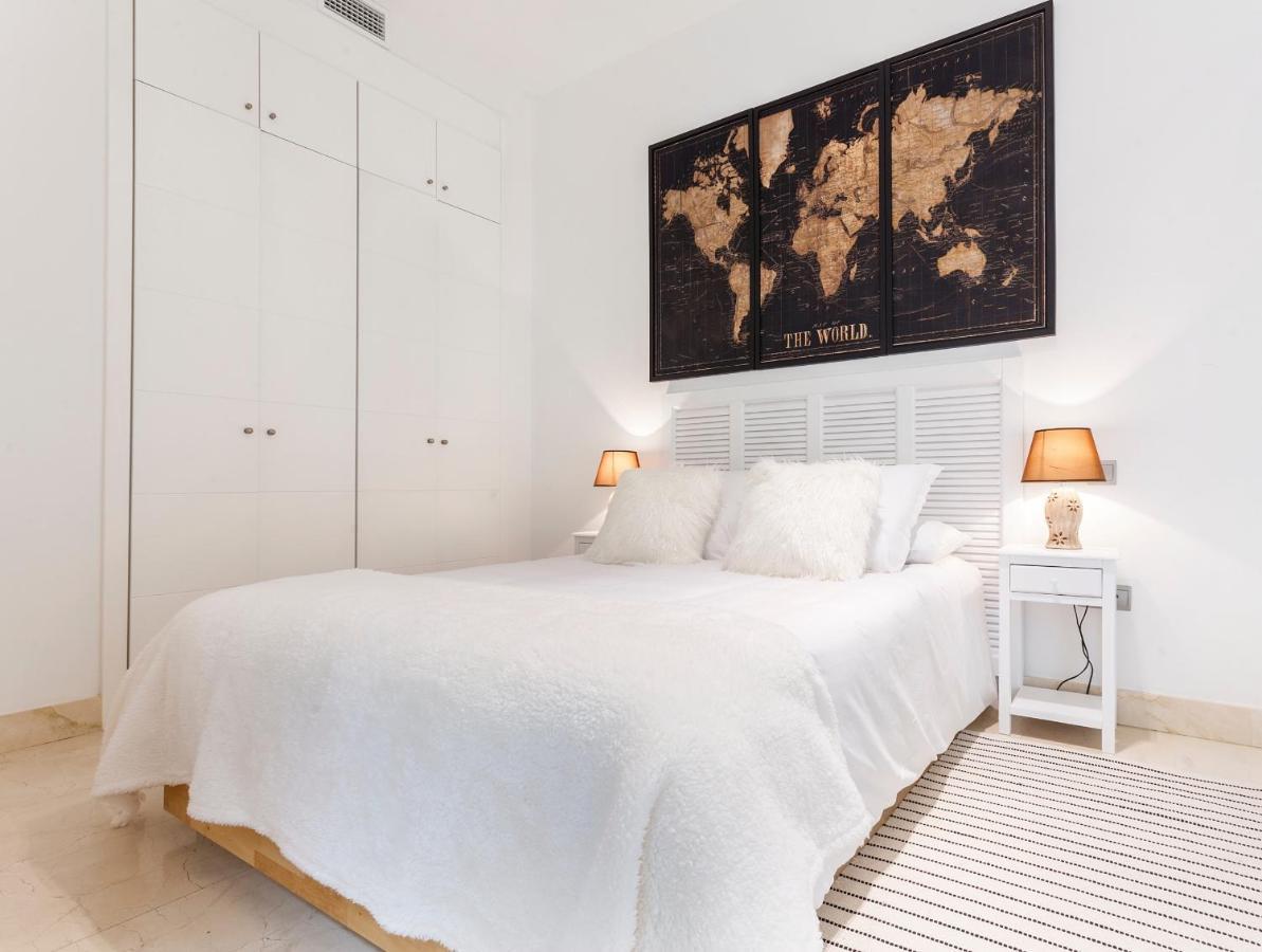 Mit House Echegaray En * Madrid