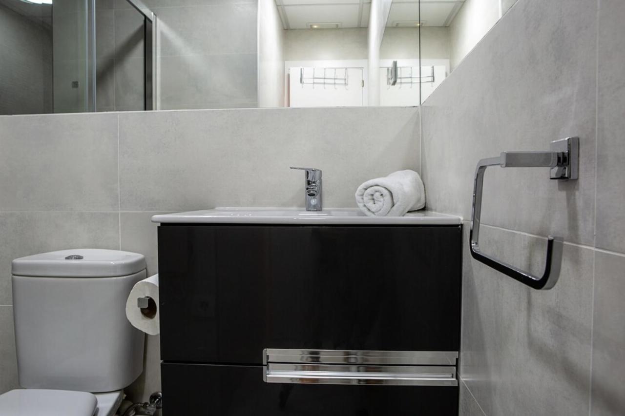 Modern 3 Bedroom In La Latina 10 Minutes To Metro *