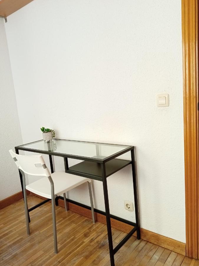 Habitación Muy Cerca Del Centro, En El Metro 10min A Sol/ Gran Vía