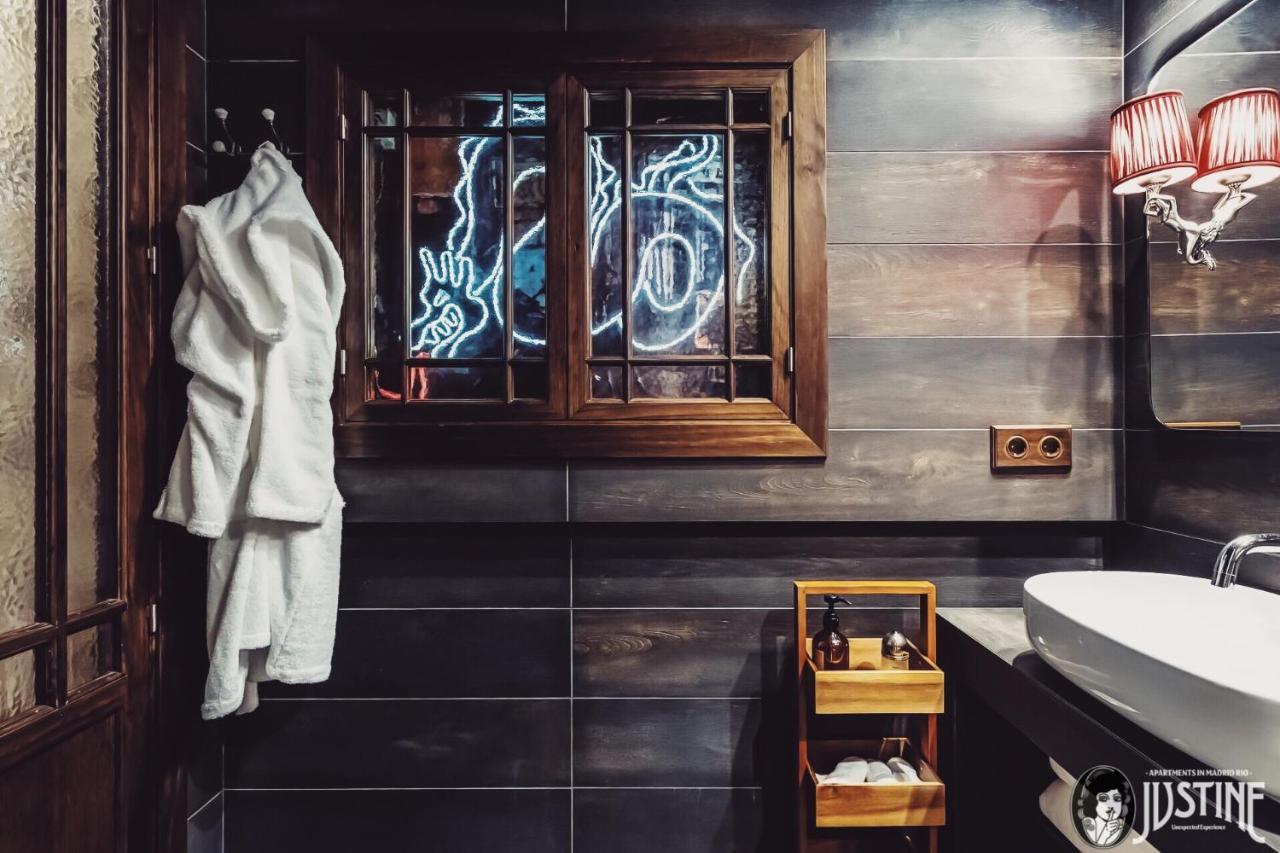 Opium Den By Justine Turístico En Río * Madrid