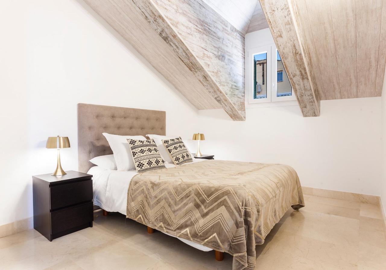 Mit House Echegaray En *