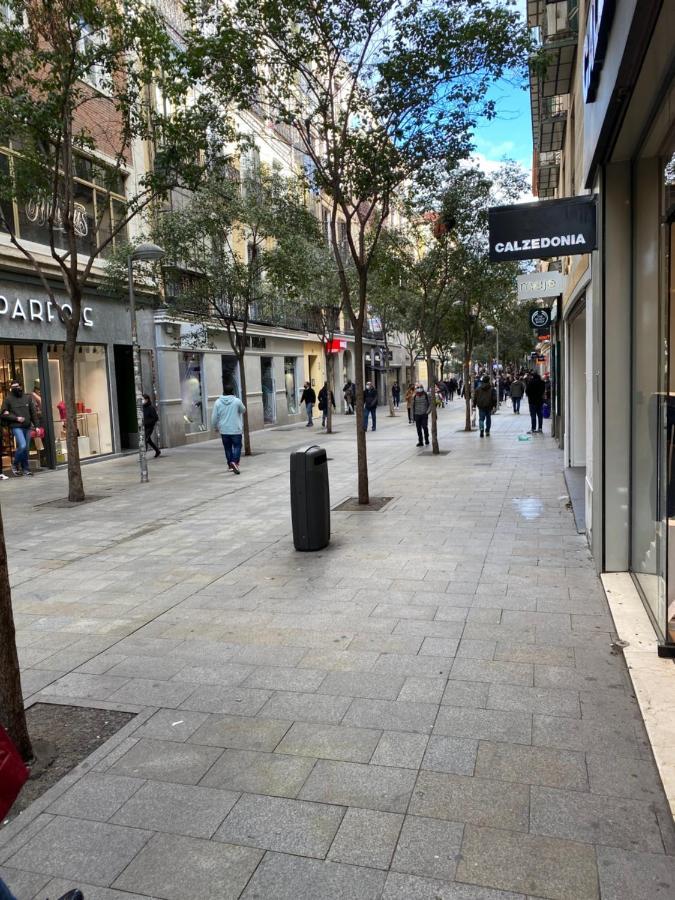 Perfect In The Center Of Madrid. Calle Fuencarral!! Pensión
