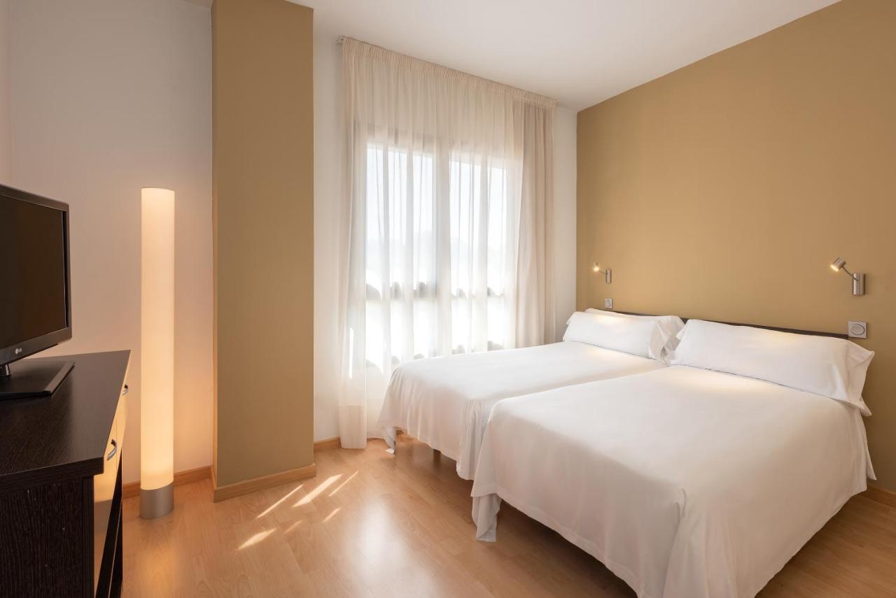 Airport Suites, Affiliated By Meliá Apartahotel Madrid