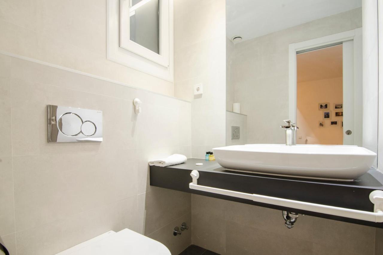 FANTÁSTICO (3H + 2B) Palacio Real Apartamento Madrid