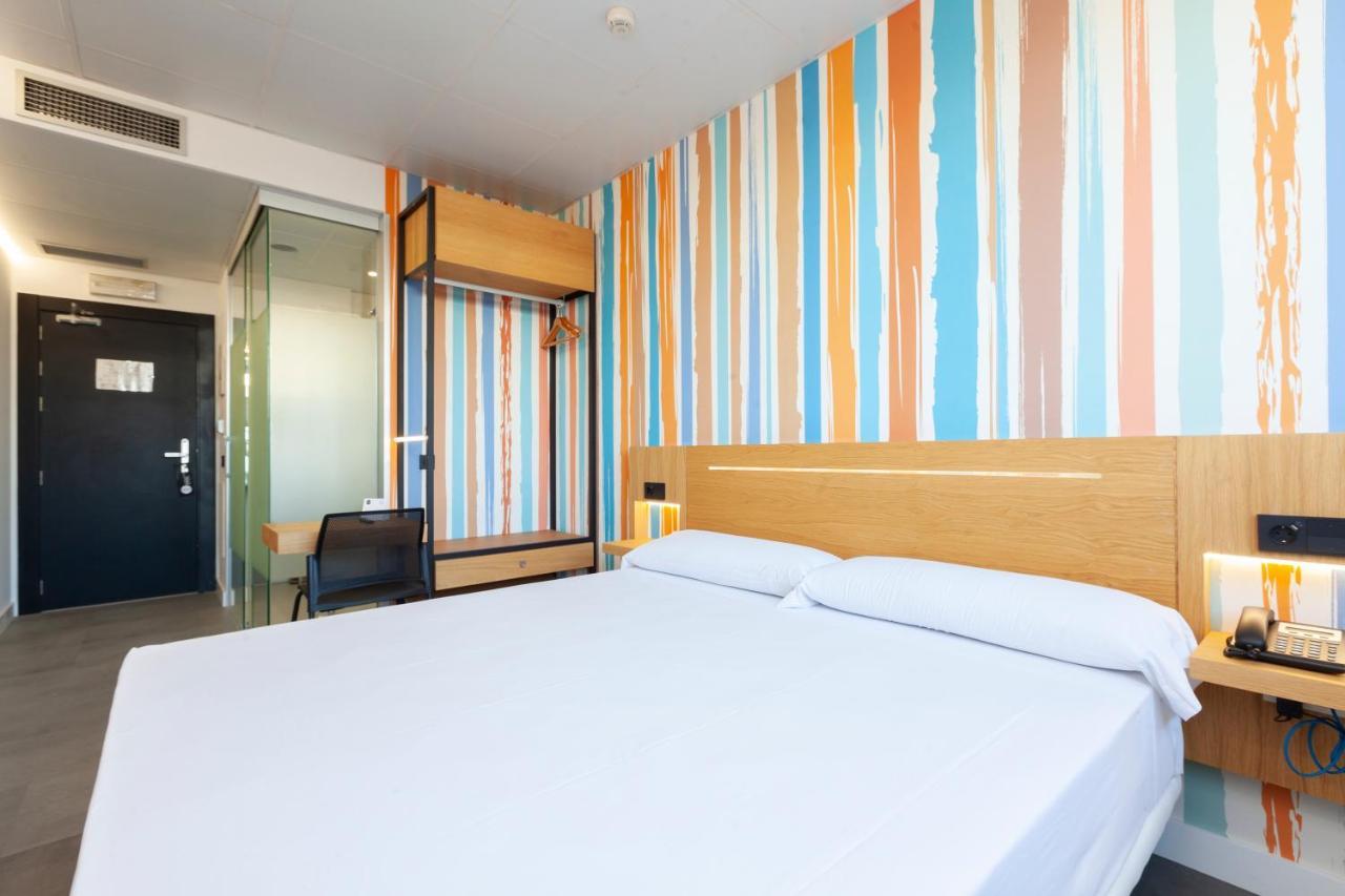 Vértice Roomspace Pensión 3*