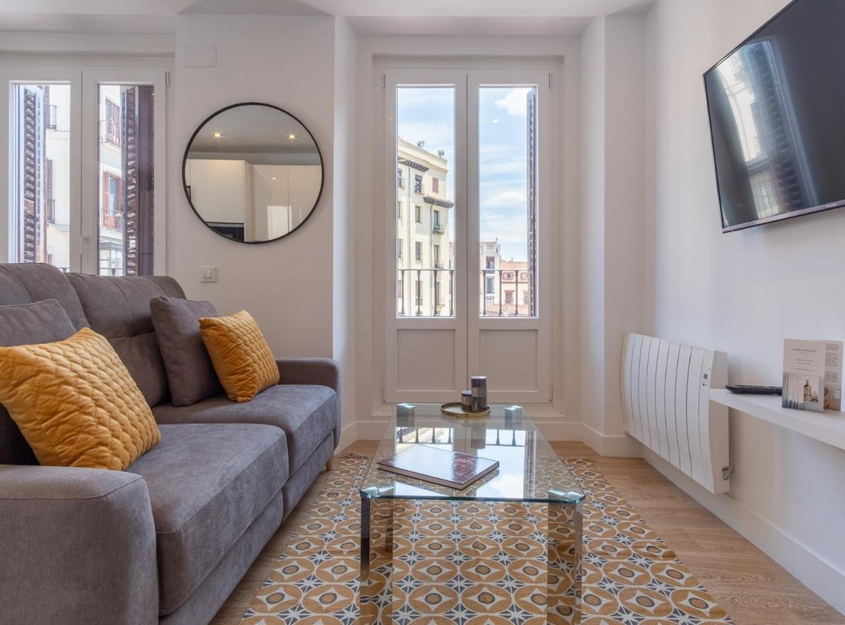 Charming For 4 Steps Away From Mercado De San Miguel , Calle Mayor Iv Apartamento Madrid