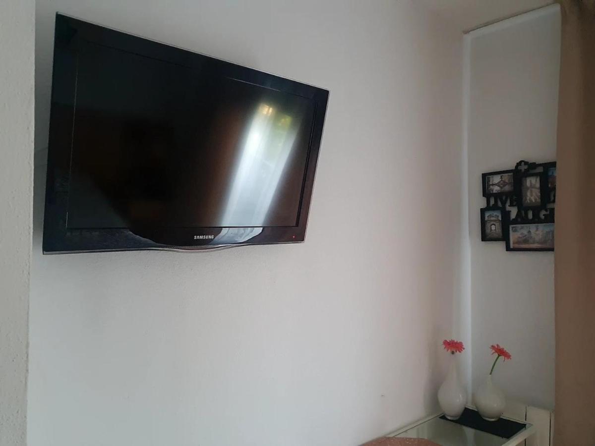 Apartment Cerca Airport, Riyadh Air, Ifema, Eisenhower, Wifi, 4 Personas *