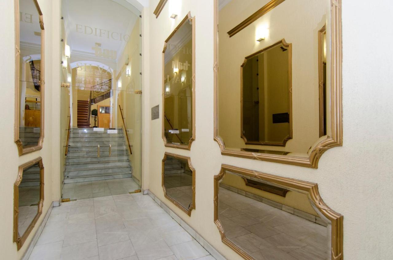 Hellenhost - Gran Via Apartment *