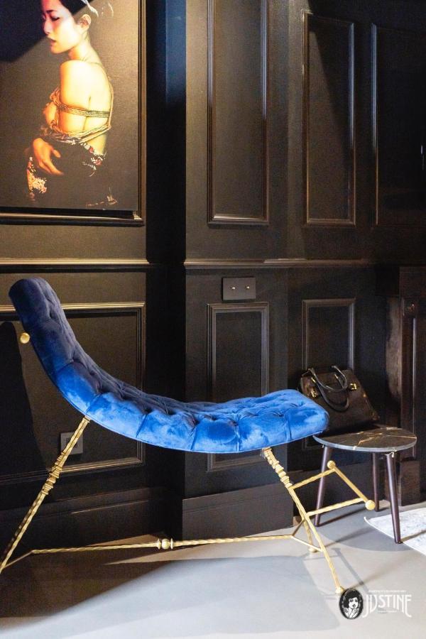 Shibari: Elegant Rio Apartment