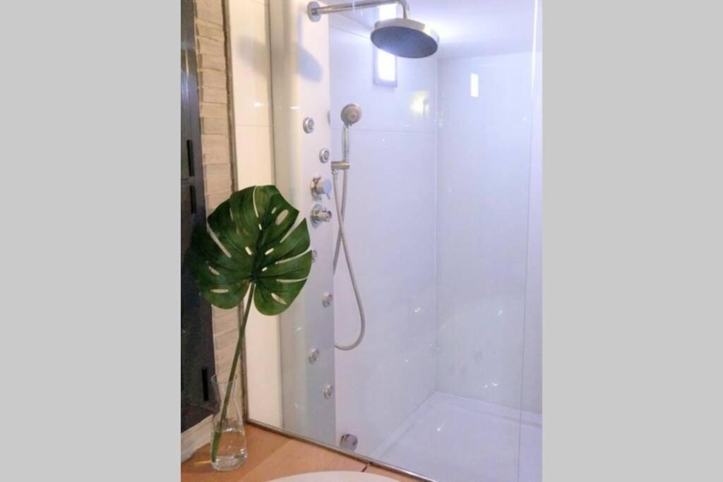Cozy Designer Apart / Acogedor Apartamento De Diseño ● Wifi - Jacuzzi - A/c Steamsauna