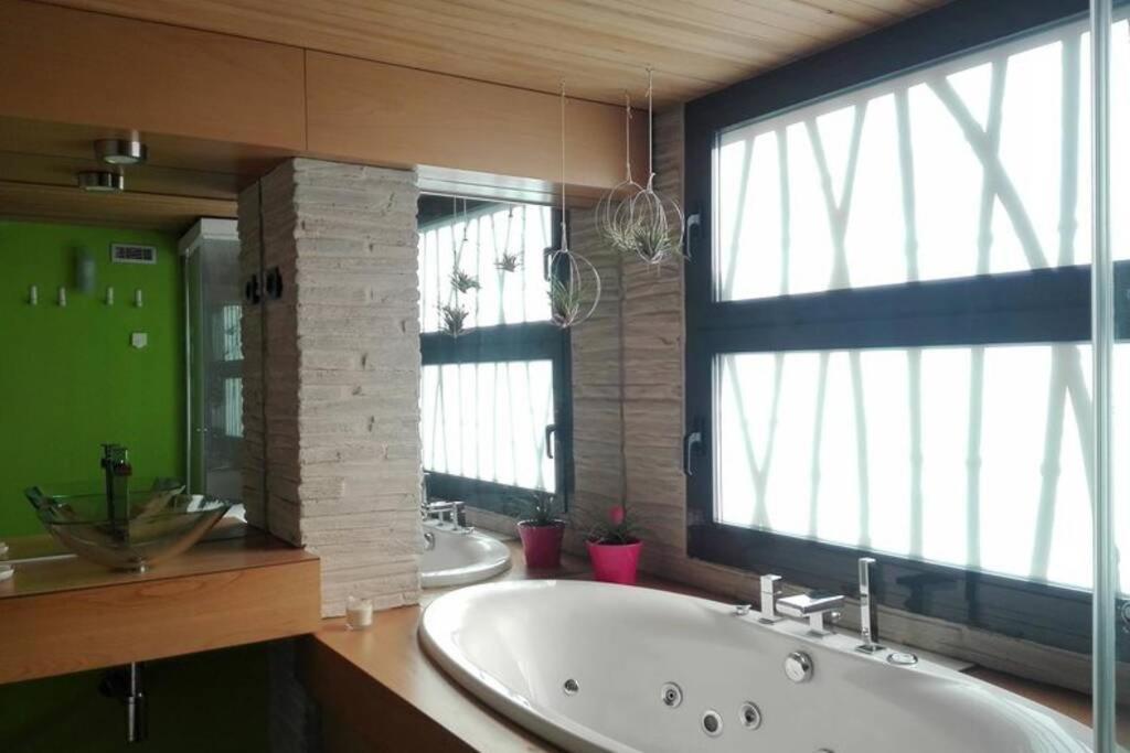 Cozy Designer Apart / Acogedor Apartamento De Diseño ● Wifi - Jacuzzi - A/c Steamsauna Apartamento Madrid