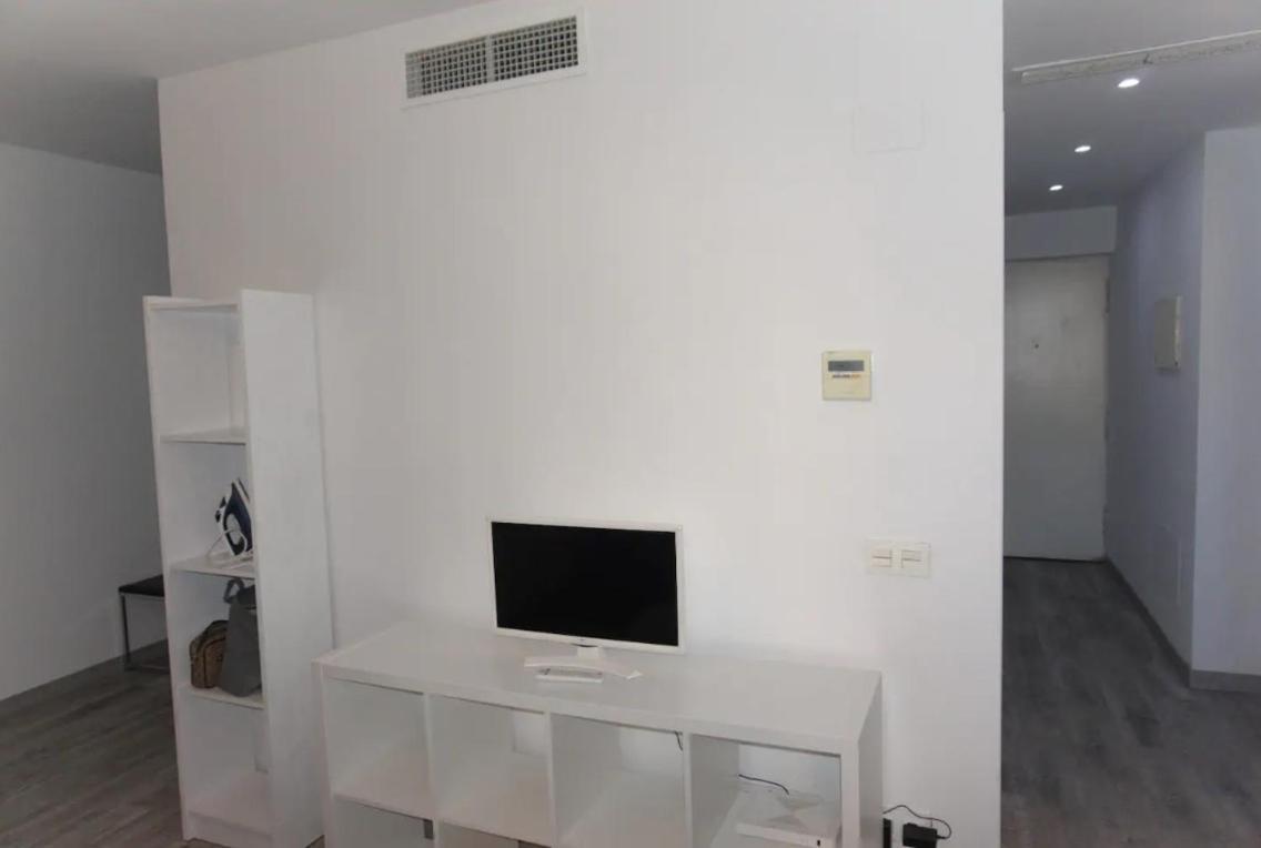 Estudio En Plaza Vara Del Rey *