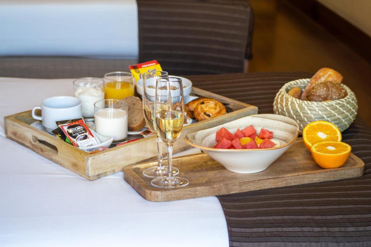 Sterling Hotel 3*