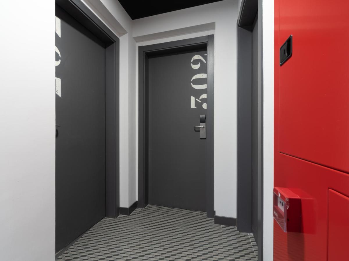 Limehome Calle De La Madera Apartahotel 3*
