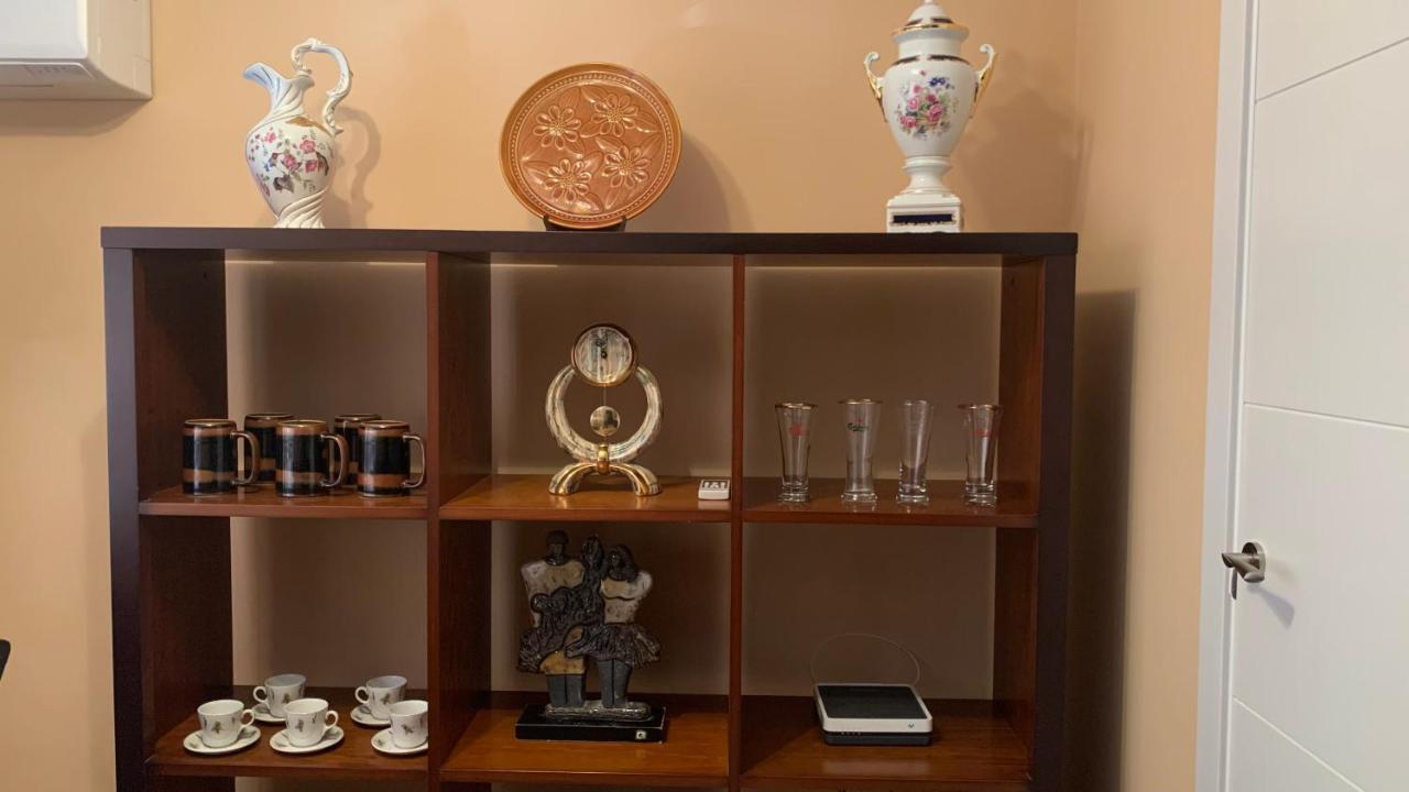 Con Despacho Suites Torr Av América-prosperidad Apartamento Madrid