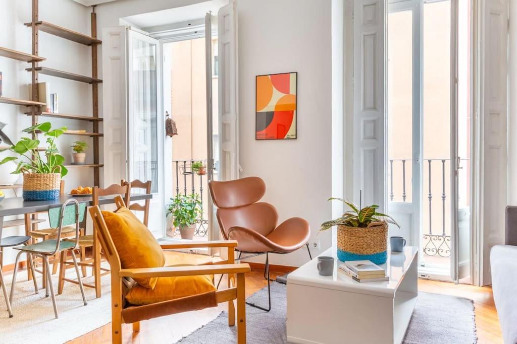 Malasana Beautiful Design 2bed 2bath Apartment Madrid