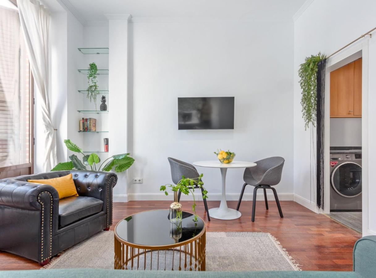 Lovely Studio For 2 - La Latina Iii