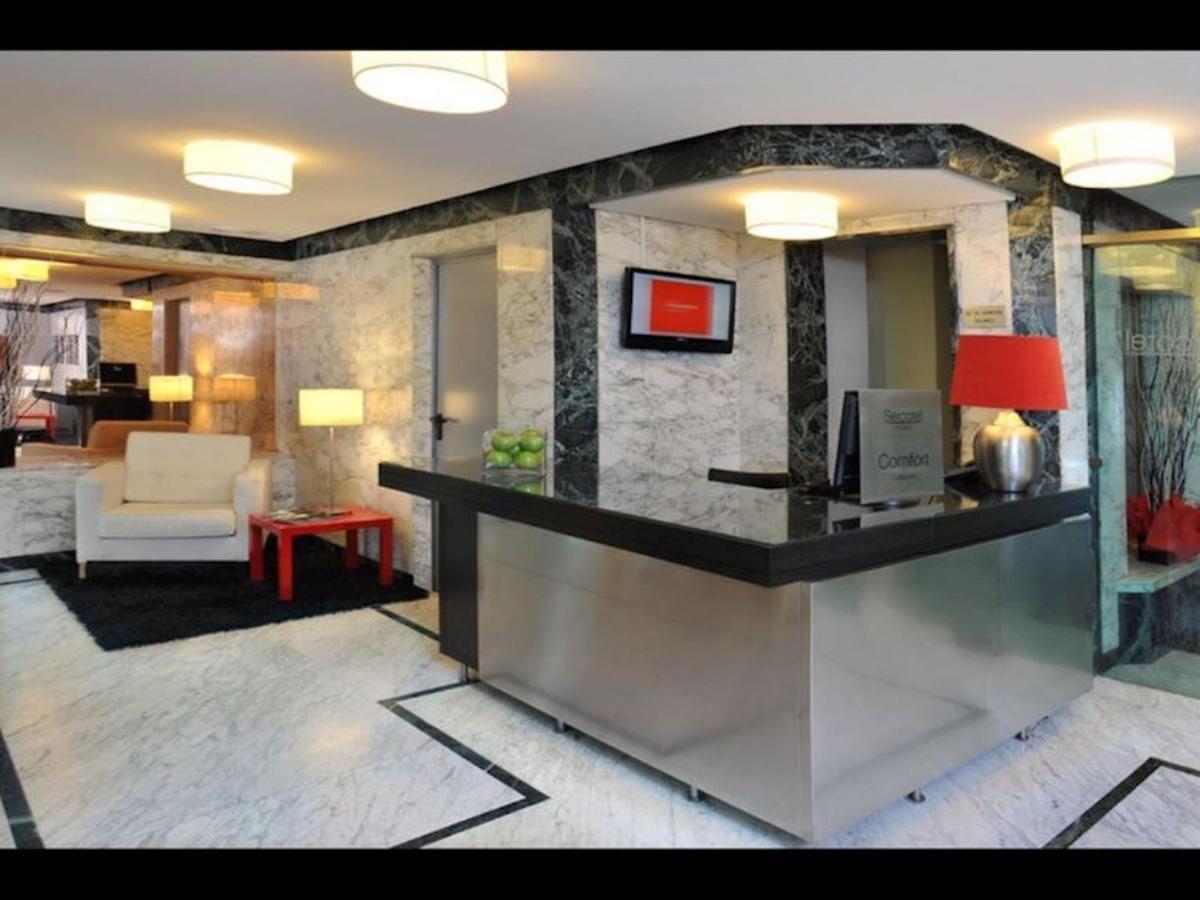 Esentia Togumar - Triple 3 Adults Madrid