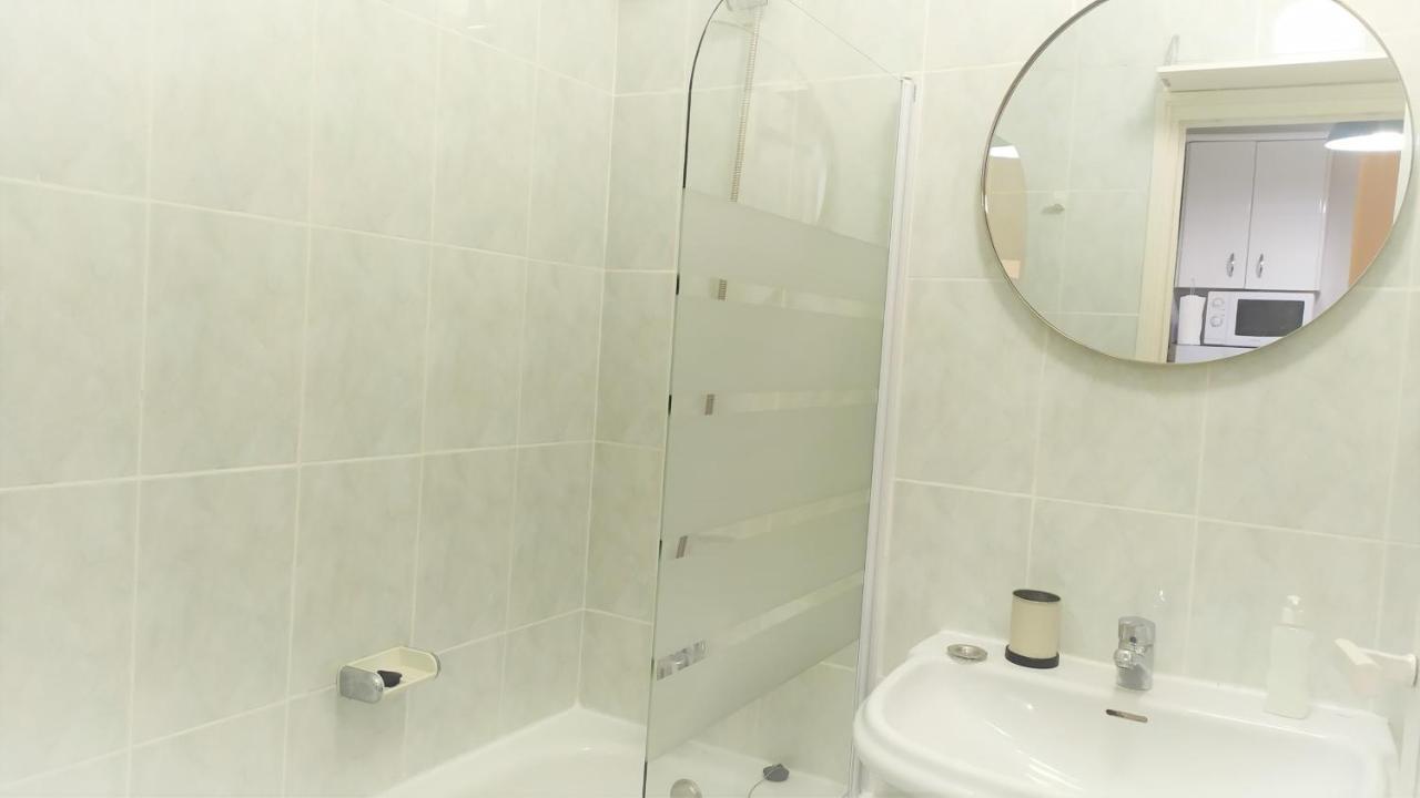 Exterior En Parque Del Retiro- Ibiza Dc Apartamento