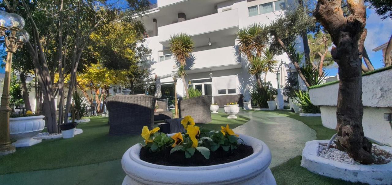 Escala 3*