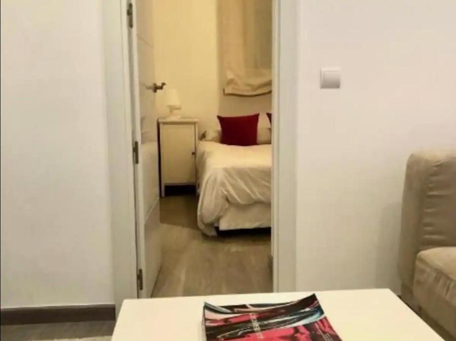 Apartamento A Metros Del Retiro Madrid