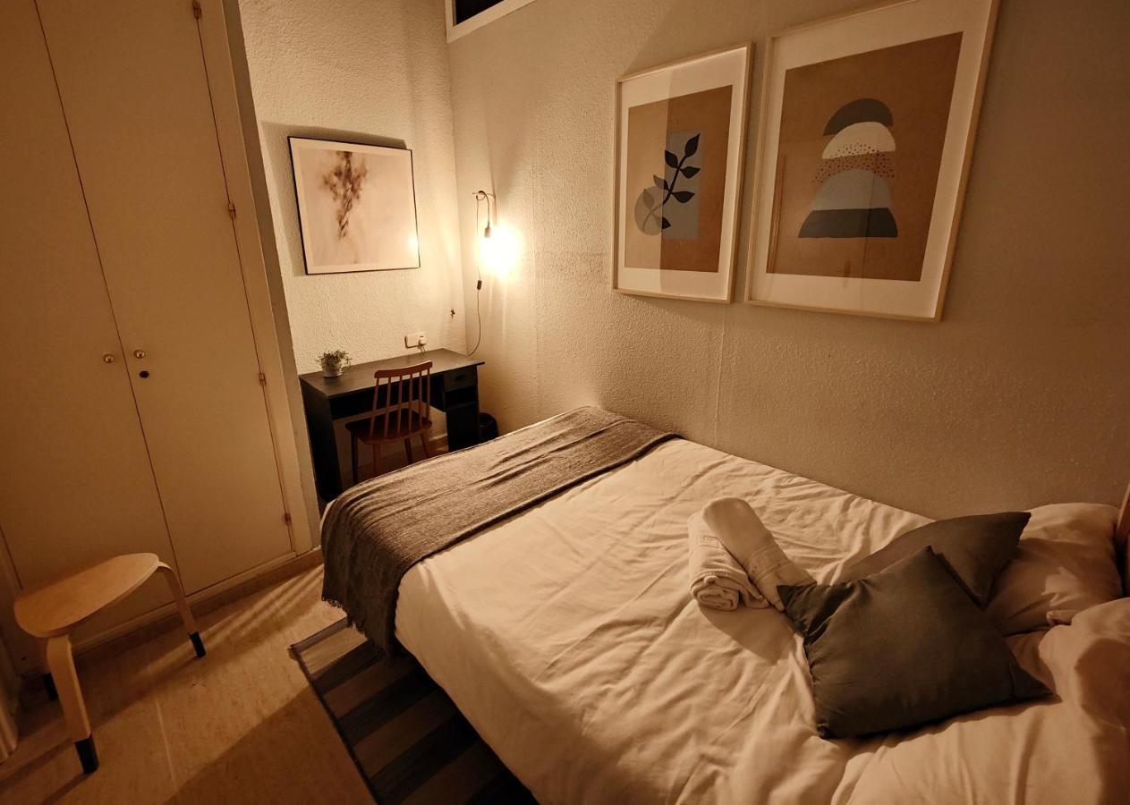 Corredera Rooms, No Llegadas Despues De 21h Pensión Madrid