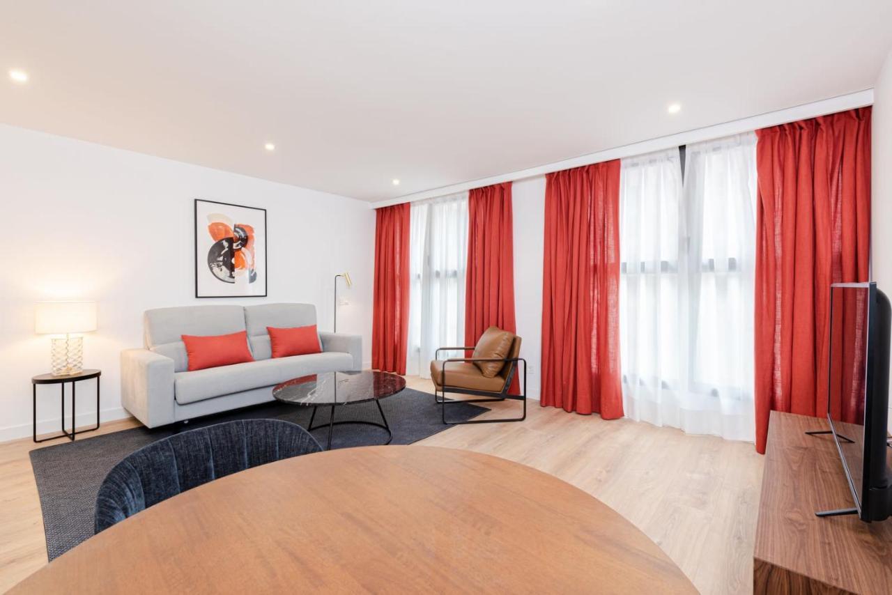 Unique And Sophisticated Design Homes In Financial Centre *