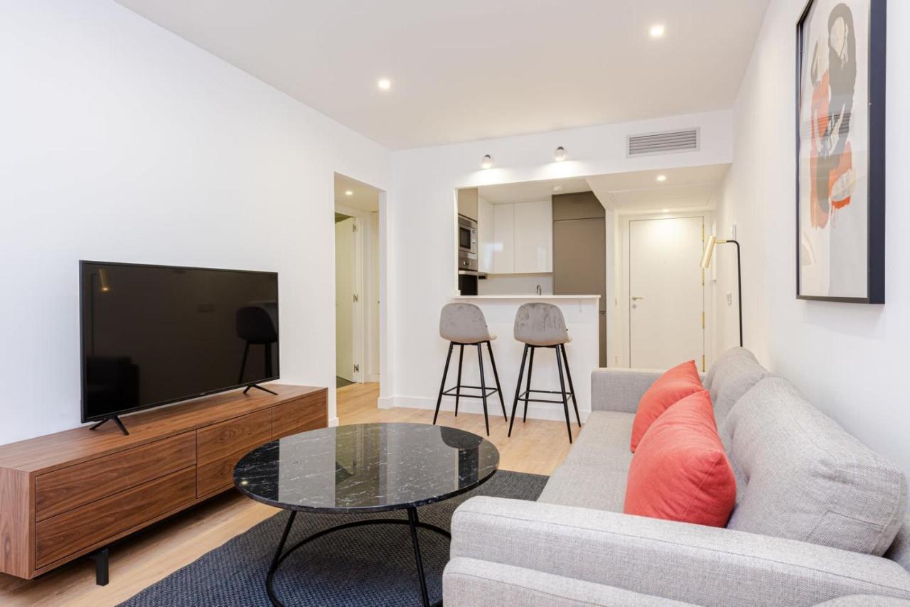Unique And Sophisticated Design Homes In Financial Centre *