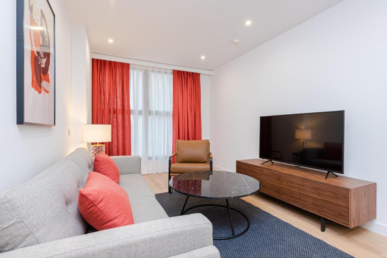Unique And Sophisticated Design Homes In Financial Centre *