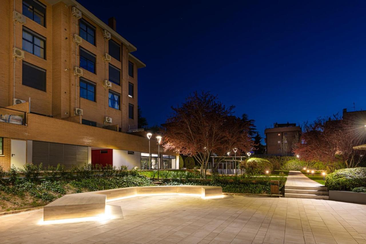 Premium In La Rosaleda Area - Apartamento