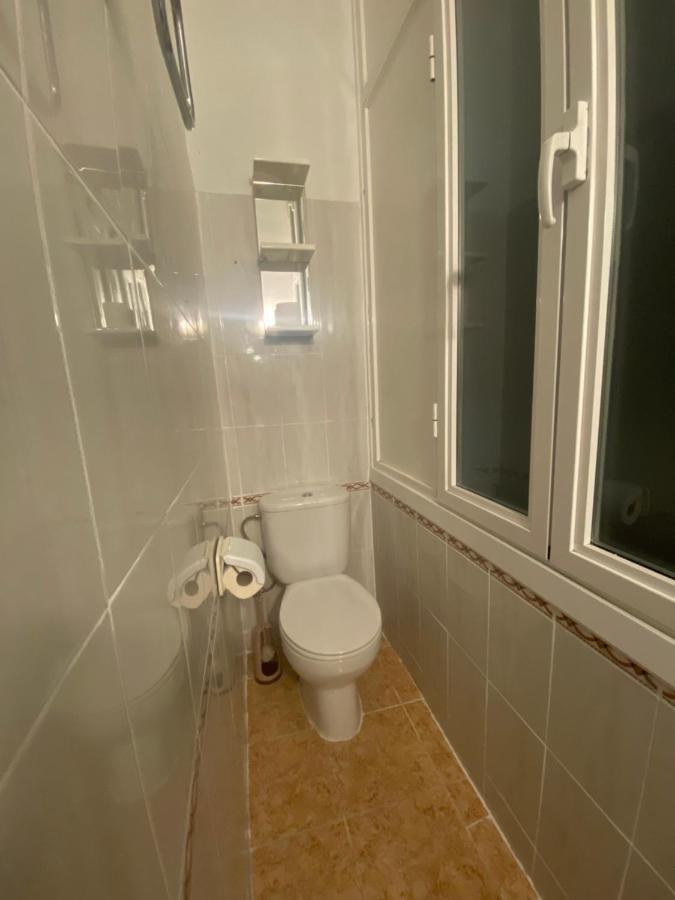 Corredera Rooms, No Llegadas Despues De 21h *