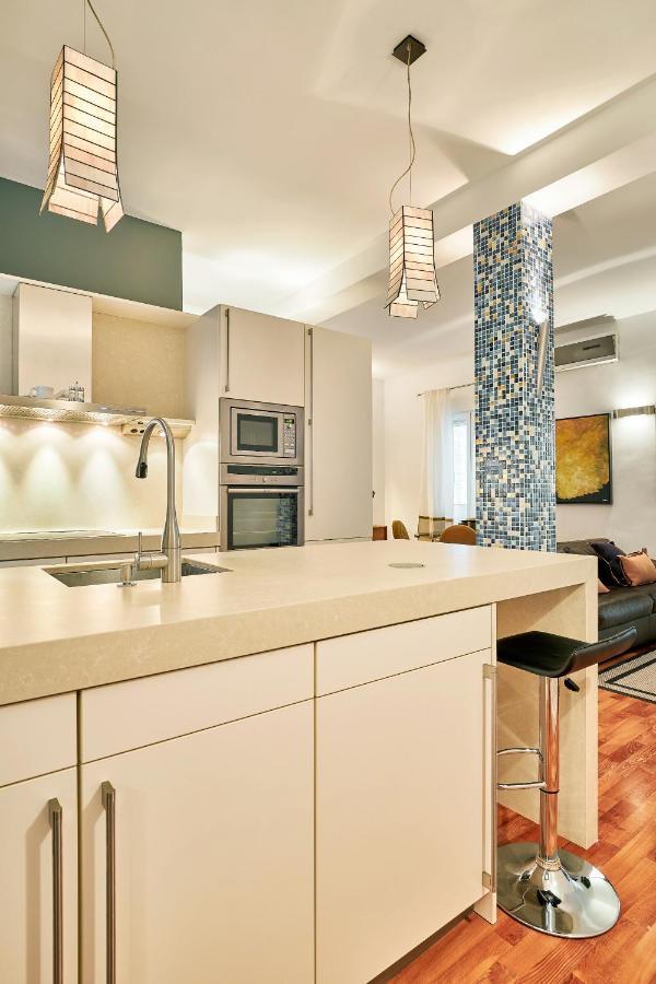 Goya Elegance, By Presidence * Madrid