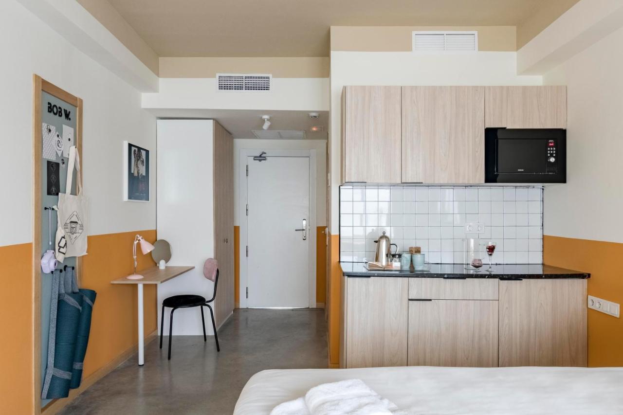 Bob W Chueca Apartahotel