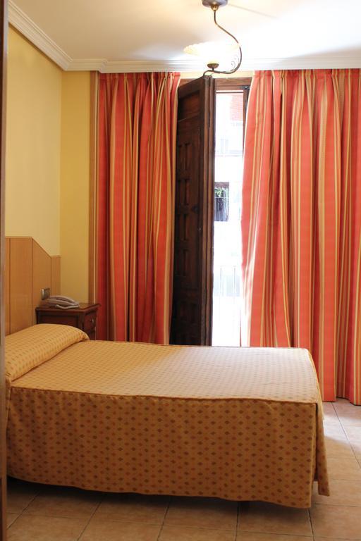 Guest house Maria Ronda 3*