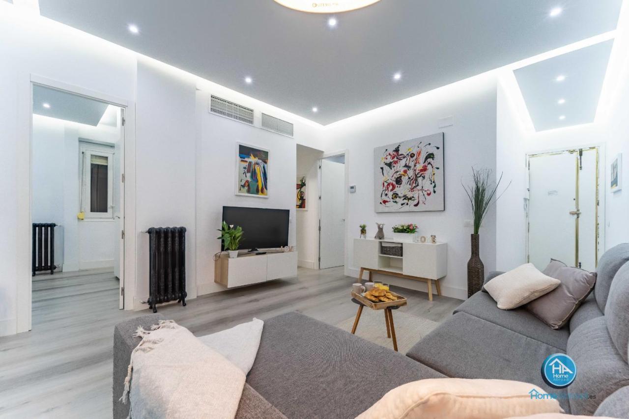 Modern Boutique In The Heart Of Apartment *