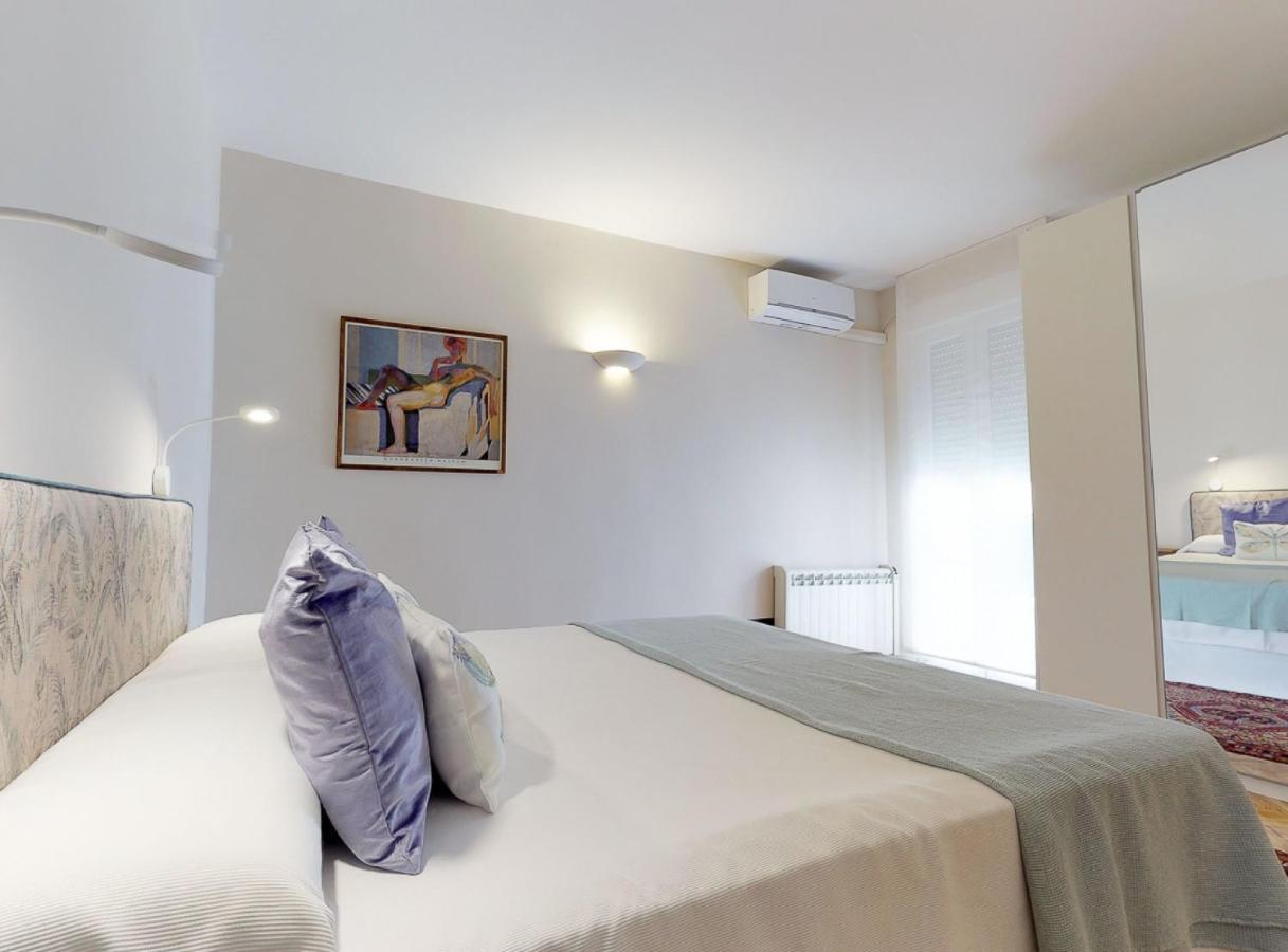 Center 2 Pax Plaza Santa Ana Iii Apartamento Madrid