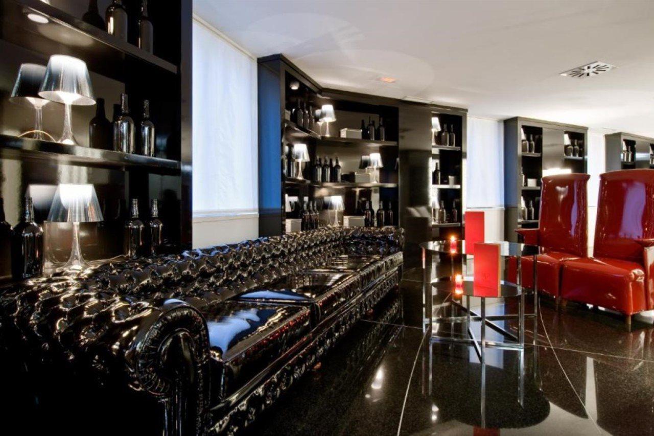 Vincci Via - 66 Hotel