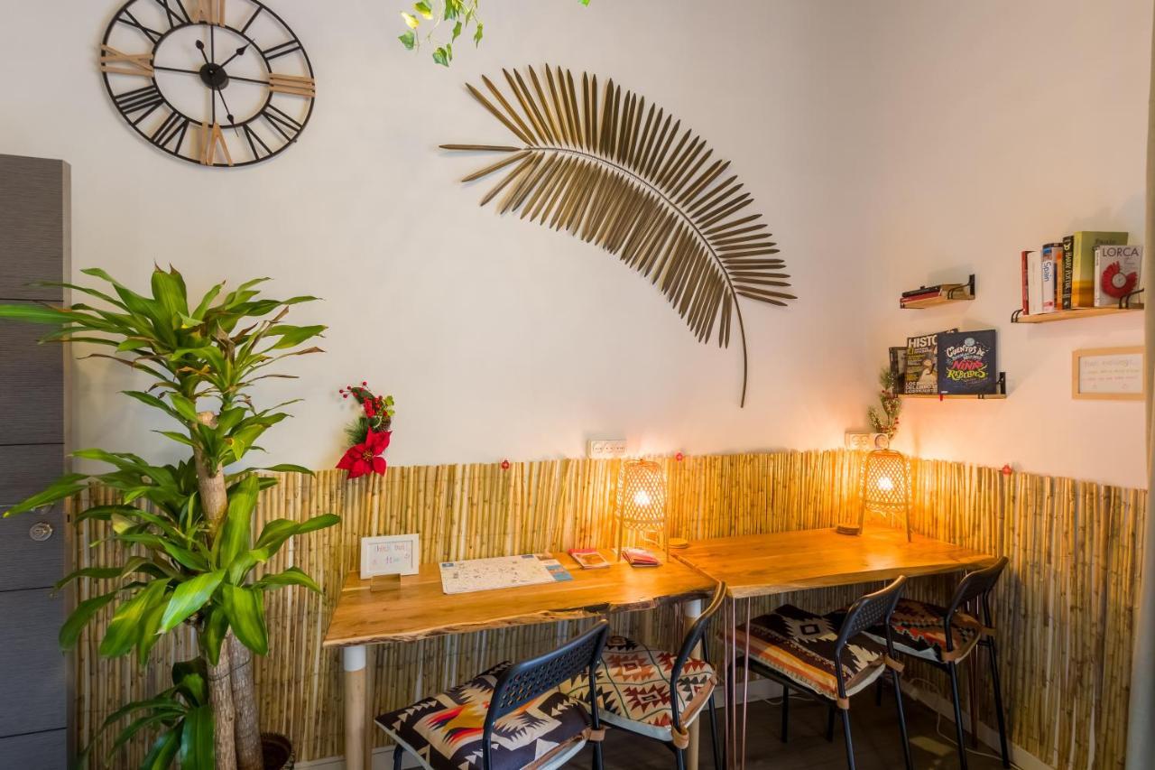 Social - Coliving & Coworking - *